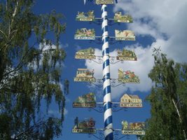 Maibaum am Innradweg