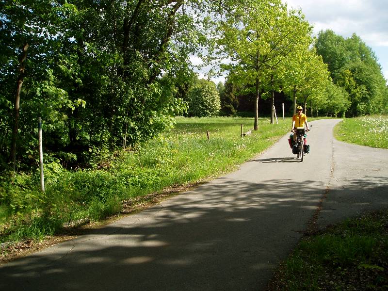 Entlang der Tschechischen Grenze. Hier nur zwei Meter links der Stra&szlig;e!