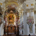 IMGP8624 Hochaltar mit dem "Gegeißelten Heiland auf der Wies"