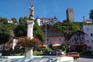 IMGP8725 Blick vom Marktplatz in Neubeuern